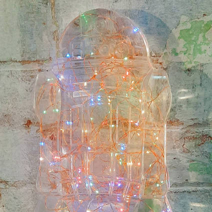 Close-up-resin-robot-lamp-resonate-arts