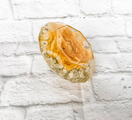 Diamond-resin-yellow-flower-casting-by-eb-floral-preservation