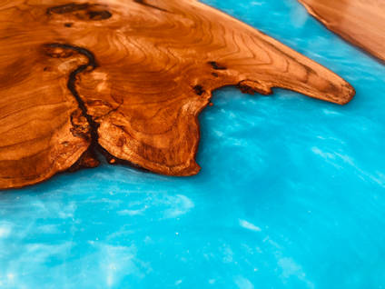 Highland-Haus-Epoxy-Turquoise-River-Table-detail