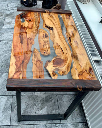 Resin and wood Coffee Table