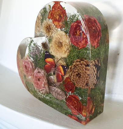 Butterfly and Flower Resin Side Heart by Mariannes Hobby and Painting