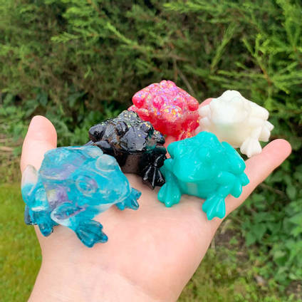 Miniature Resin Frogs by Pip's Bits
