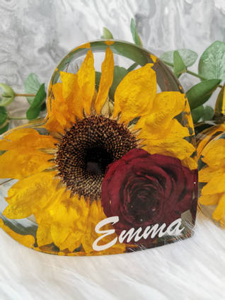 Sunflower in Resin Heart by Sparkles Bespoke Resin