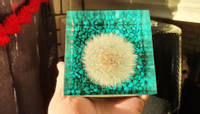 Dandelion Resin Cube from above by Mariannes Hobby and Painting Thumbnail
