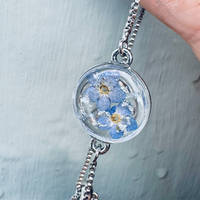 LLawer O Garaid Resin Forget-me-knot Bracelet Thumbnail