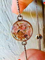 LLawer O Garaid Pink Flowers Resin Flower Bracelet Thumbnail