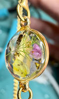 LLawer O Garaid Yellow and Pink Resin Flower Bracelet Thumbnail