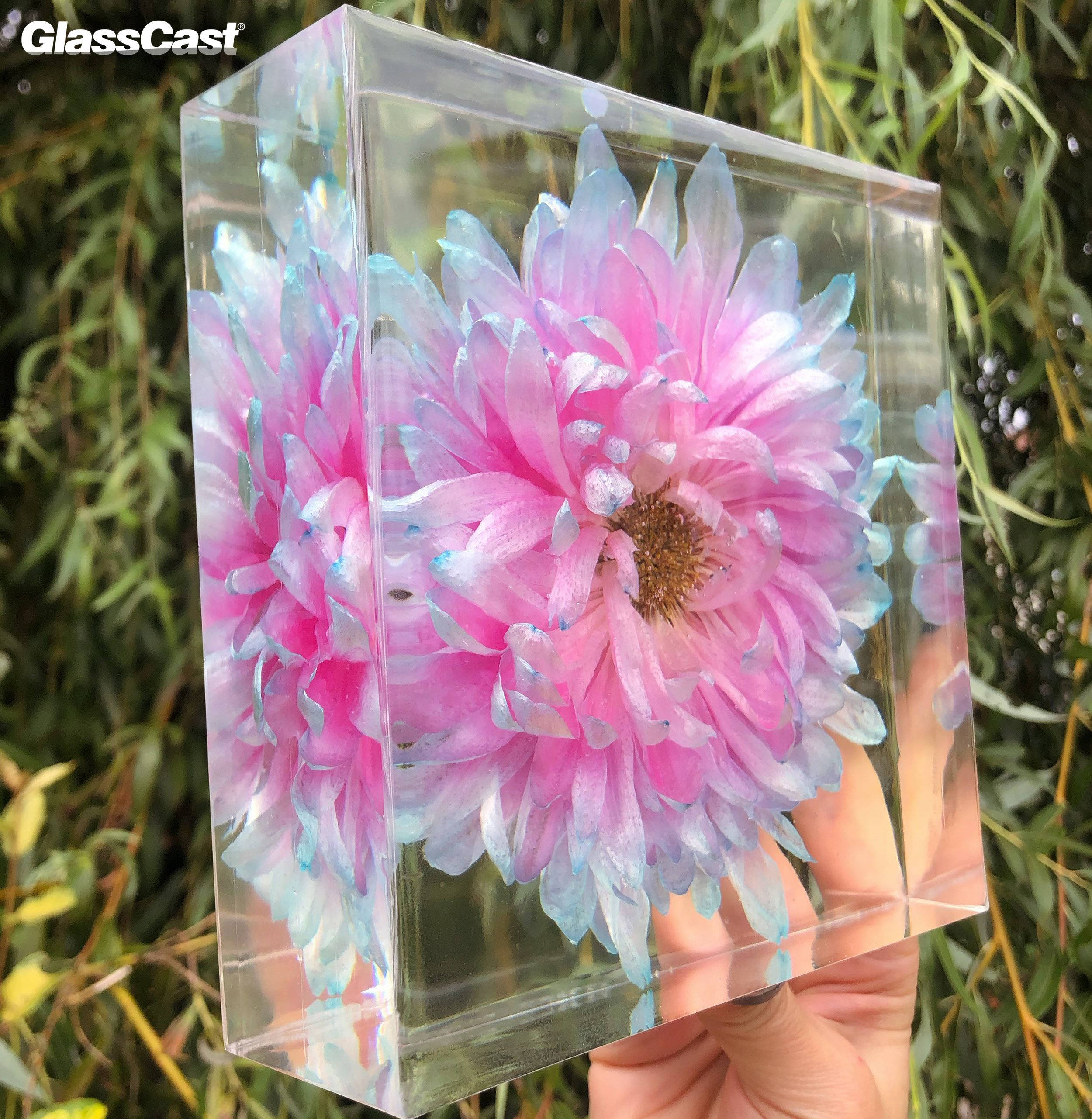 https://media.glasscastresin.com/products/extralarge/Bea-utiful-creations-dinner-plate-dahlia-in-resin-side-view